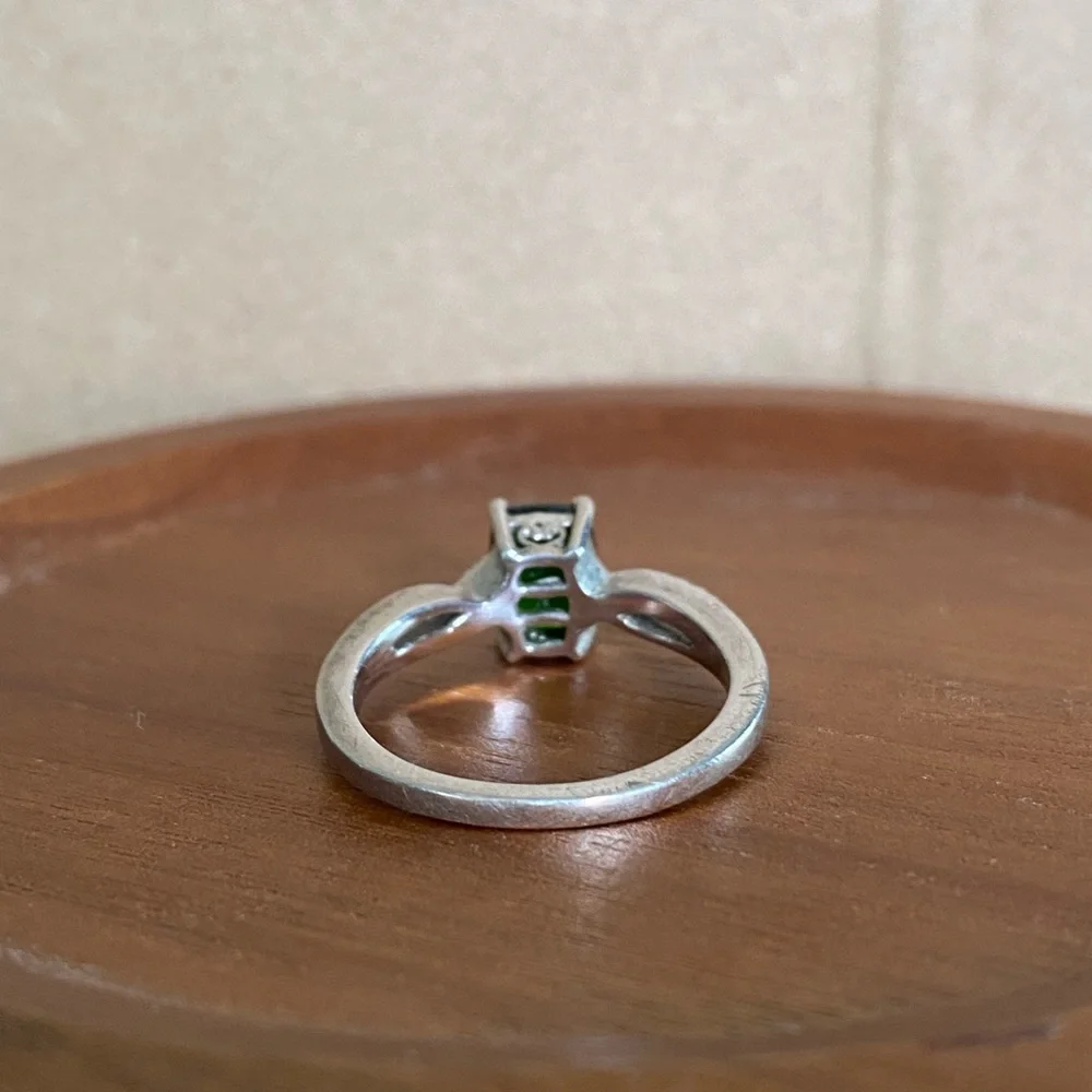 STS - Emerald Green Stone - Sterling Silver 925 Ring with Diamond Detailed band - Picture 15 of 17